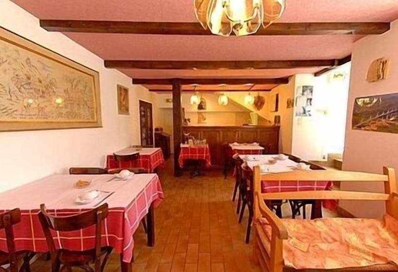 Отель Hôtel Le Portalou