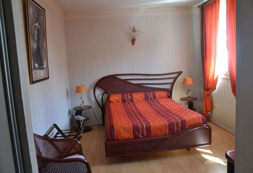 Отель Hôtel Restaurant Du Lac