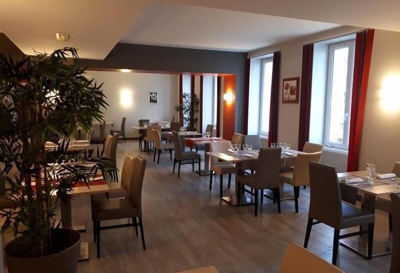 ホテル Hôtel Restaurant La Boule D'or