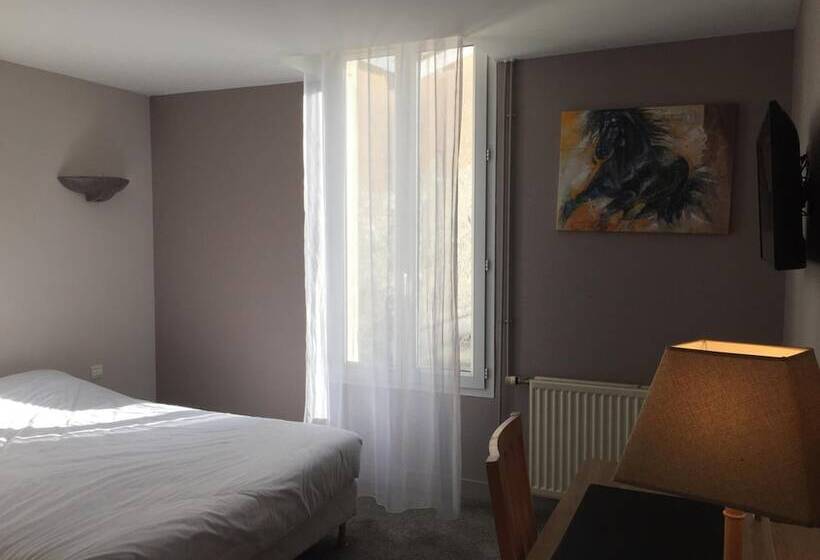 ホテル Hôtel Restaurant La Boule D'or