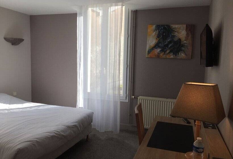 ホテル Hôtel Restaurant La Boule D'or