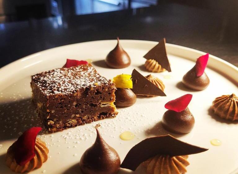 Отель Hôtel Restaurant Le Lachens