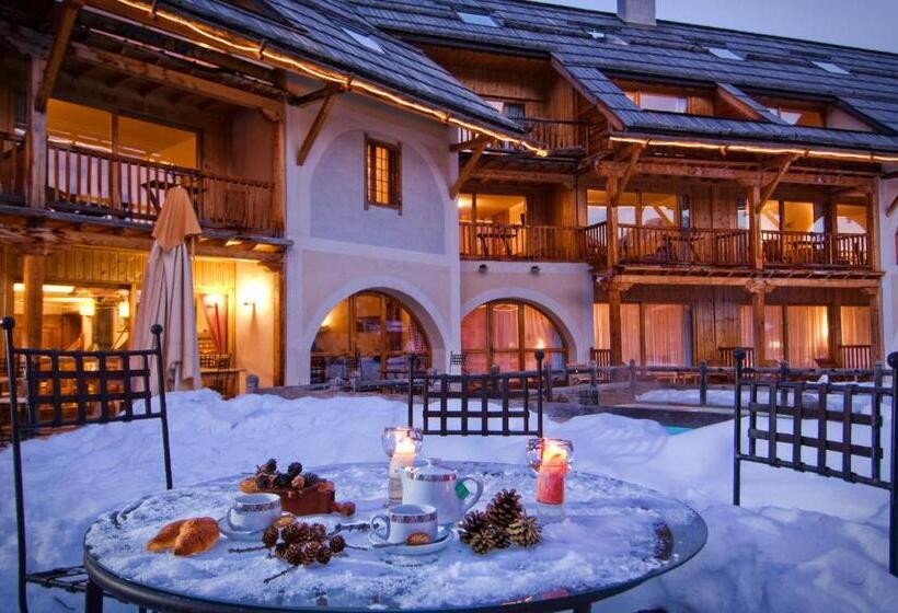 فندق Hôtel & Spa La Ferme De L'izoard