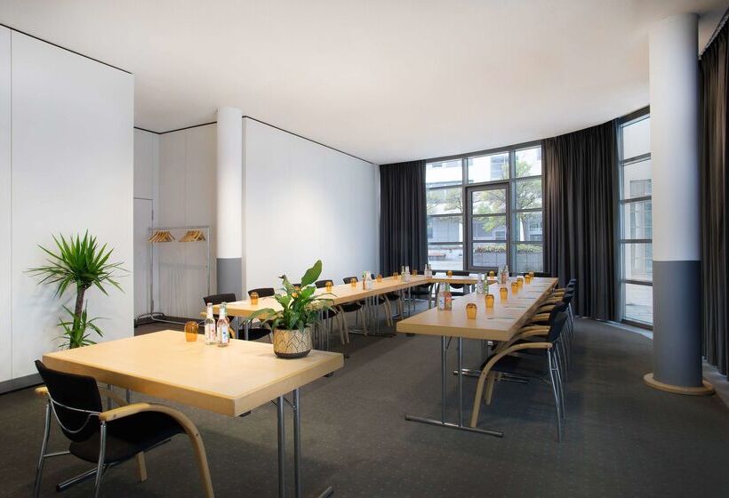 فندق Four Munich Neue Messe