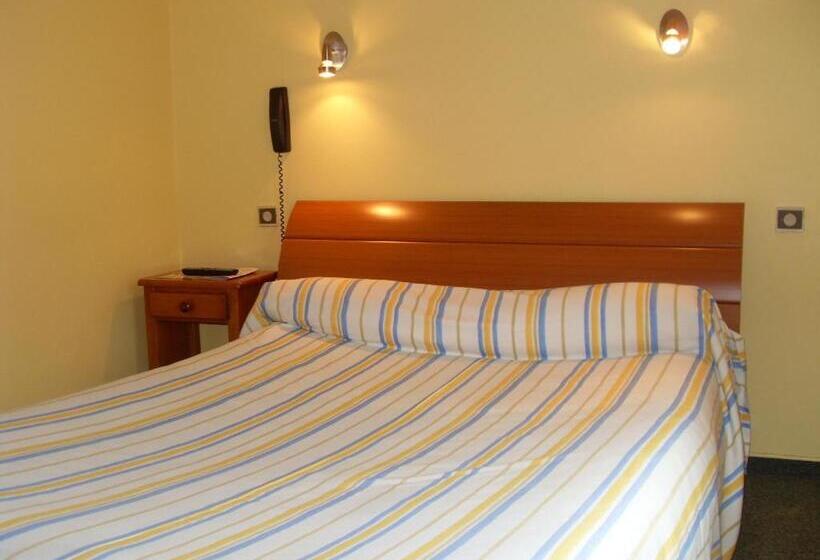 Отель La Boule d'Or