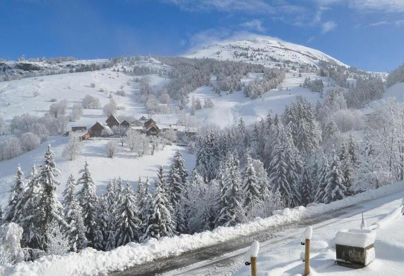 בית מלון כפרי La Foret De Maronne