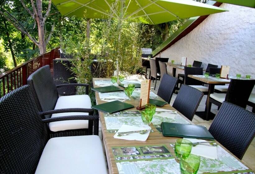 Отель Logis Le Cantarel