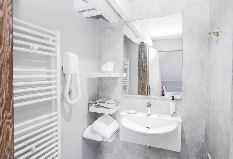 호텔 Le Logis De Brionne