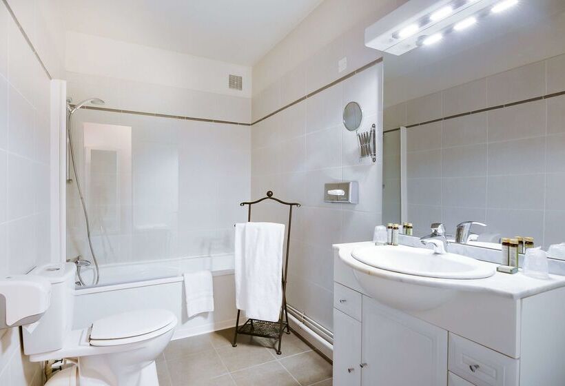 בית מלון כפרי Hôtel Le Maxime   Best Western Signature Collection