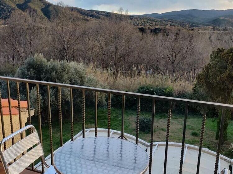 Отель Le Neoulous