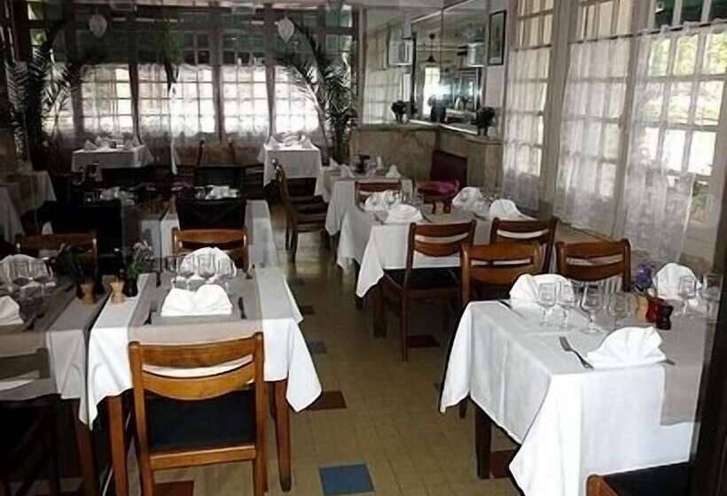 Отель Le Perigord