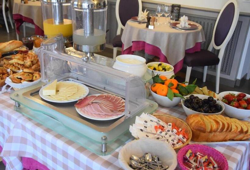 فندق Le Petit Relais