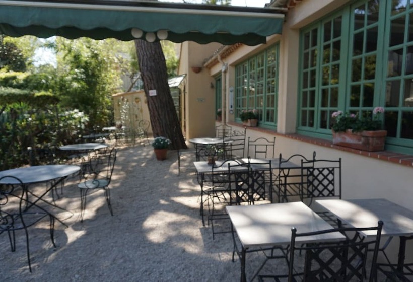 ホテル Le Ponteil