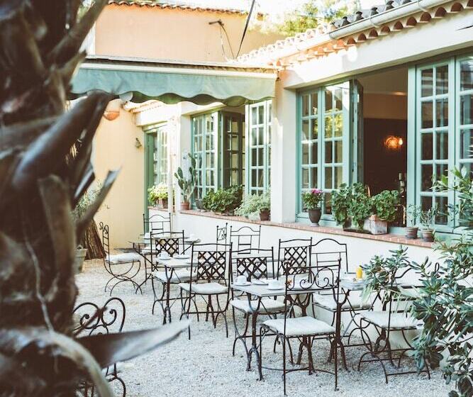 ホテル Le Ponteil