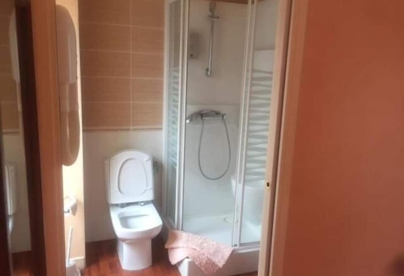 فندق Le Relais De L'argoat