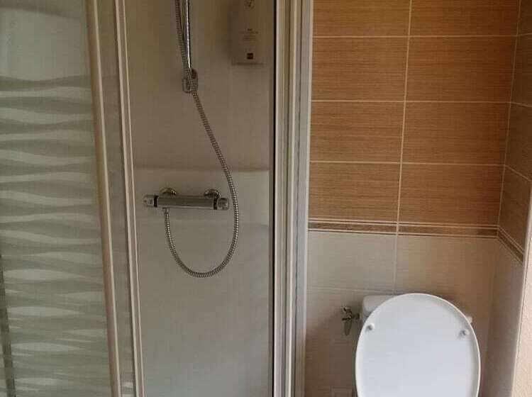 فندق Le Relais De L'argoat