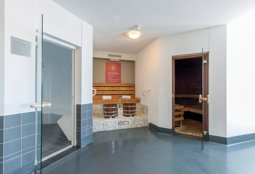 Leonardo Hotel Ijmuiden Seaport Beach