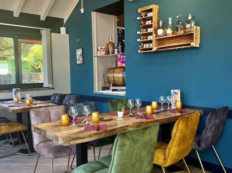 Hotel Logis Hôtel, Chalets Et Restaurant Les Chatelminés