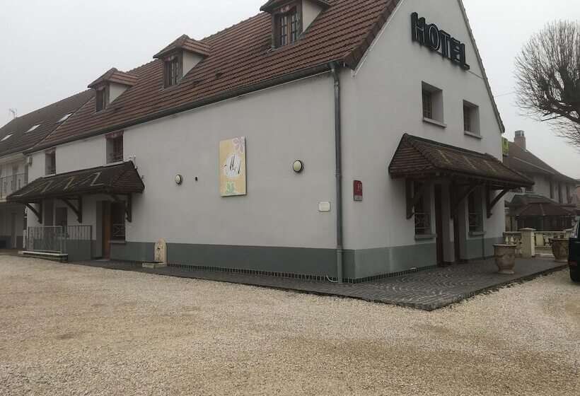 فندق Les Marronniers D'Arc