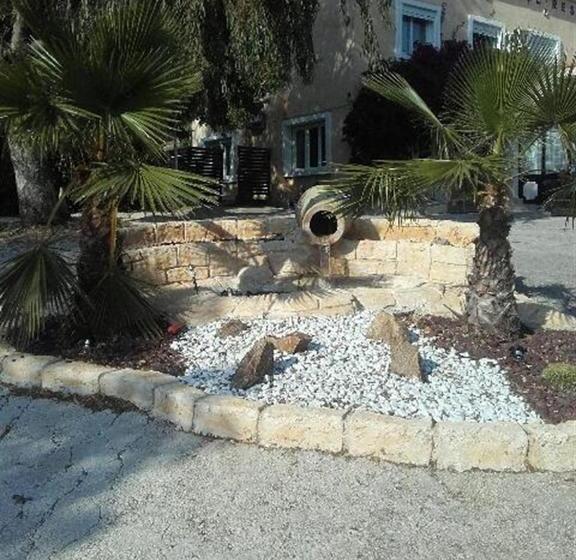 בית מלון כפרי Hôtel Les Mimosas