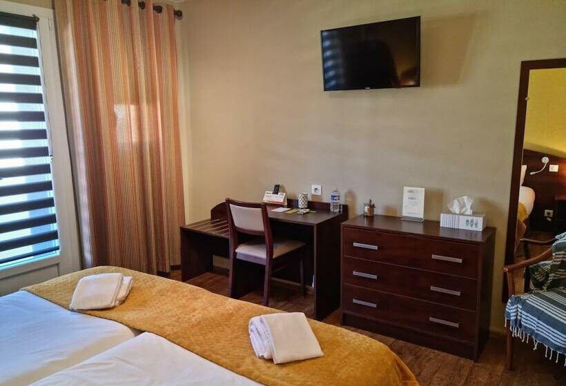 בית מלון כפרי Les Terrasses De Corton