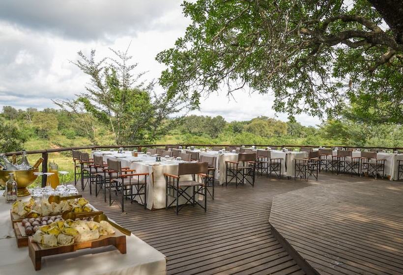 בית מלון כפרי Lion Sands River Lodge