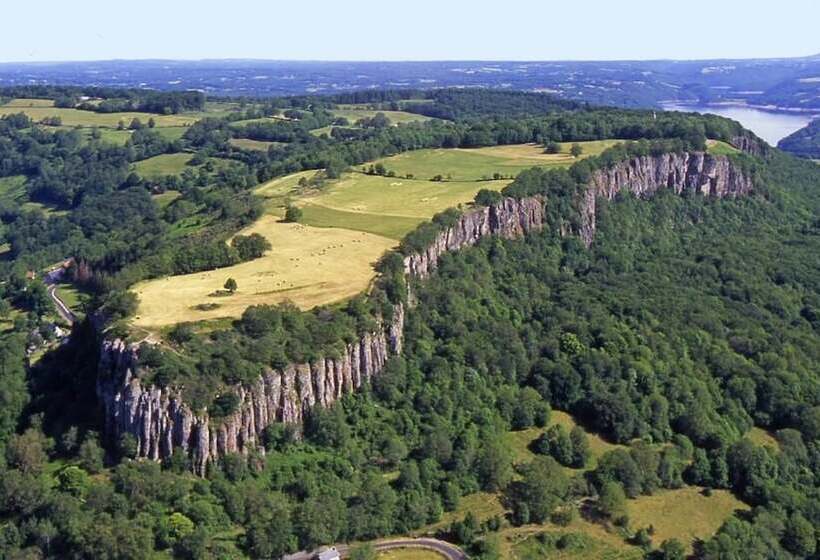 فندق Logis Central Hôtel   Restaurant & Spa