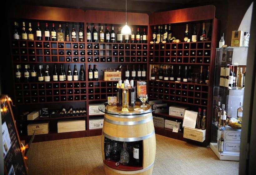 فندق Logis Central Hôtel   Restaurant & Spa