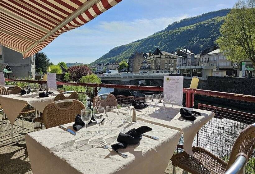 فندق Logis Central Hôtel   Restaurant & Spa