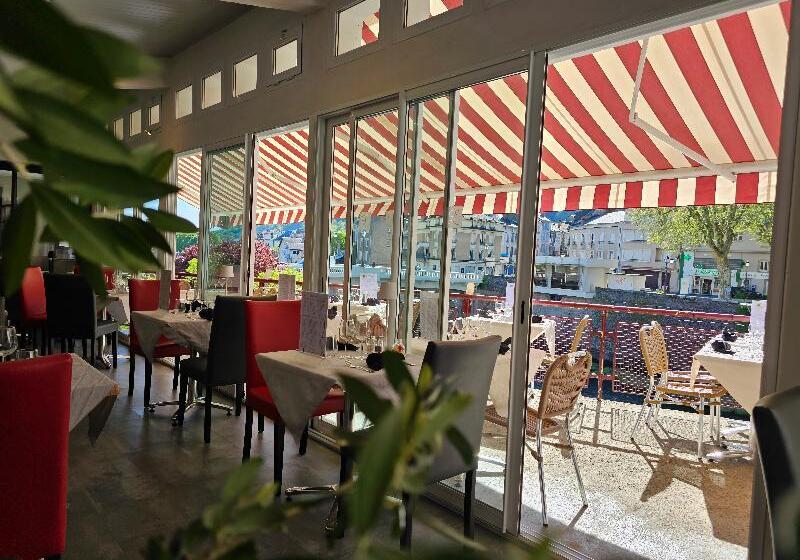 فندق Logis Central Hôtel   Restaurant & Spa