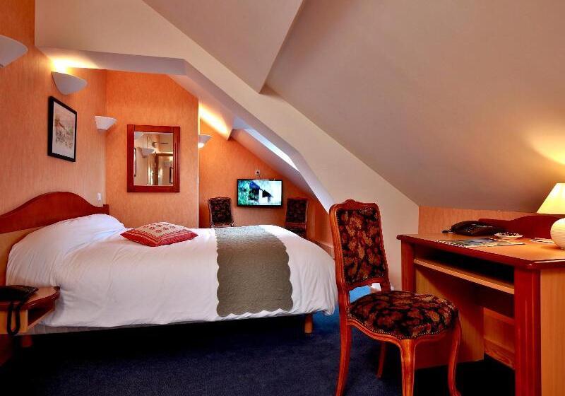 فندق Logis Hôtel & Restaurant Des Lacs