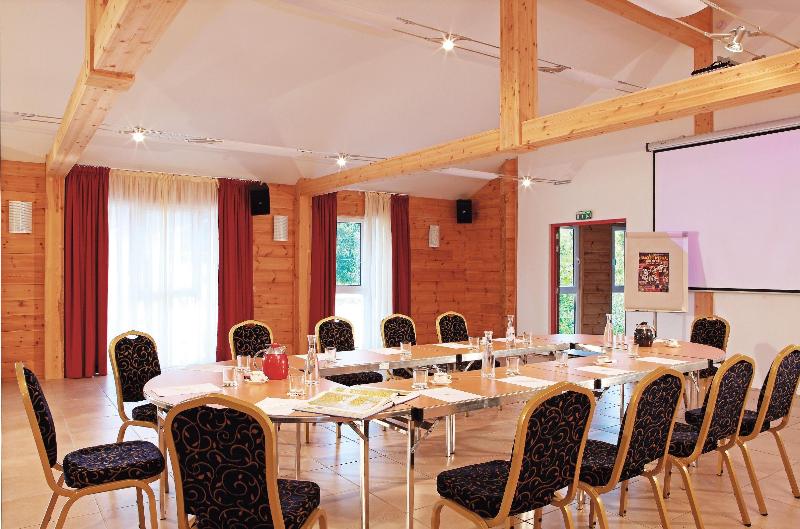 فندق Logis Hôtel & Restaurant Des Lacs