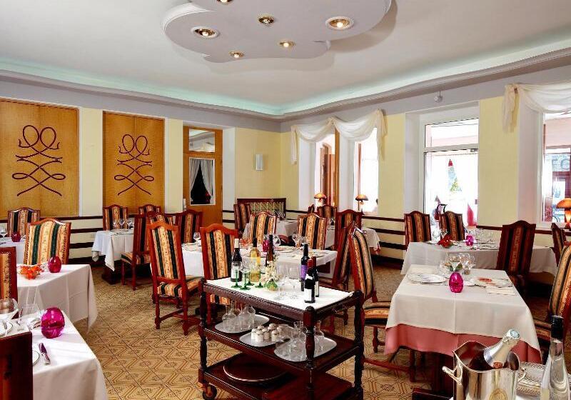 فندق Logis Hôtel & Restaurant Des Lacs