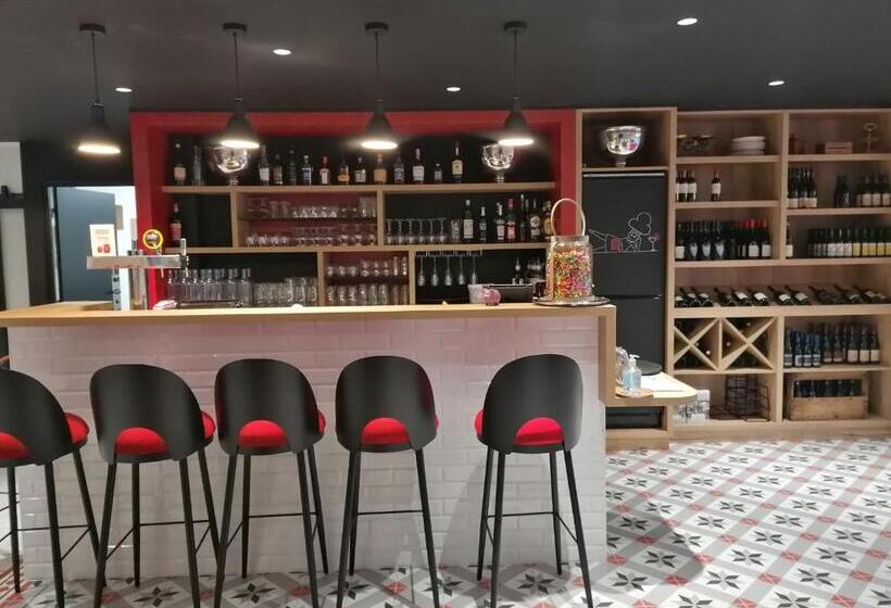 Отель Logis Hôtel Angers Sud