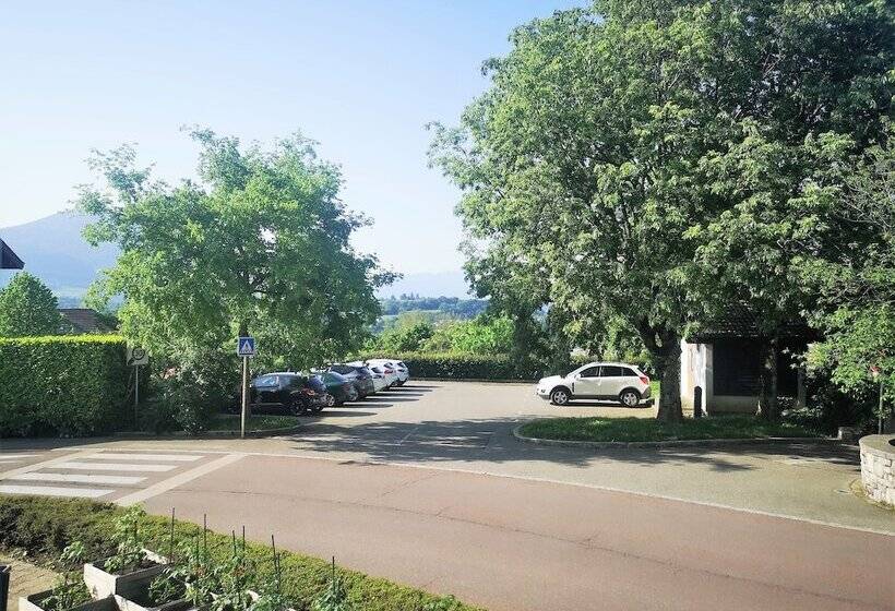 בית מלון כפרי Logis Hôtel Annecy Nord / Argonay