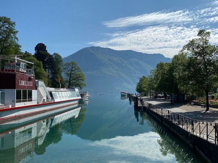 Отель Logis Hôtel Annecy Nord / Argonay