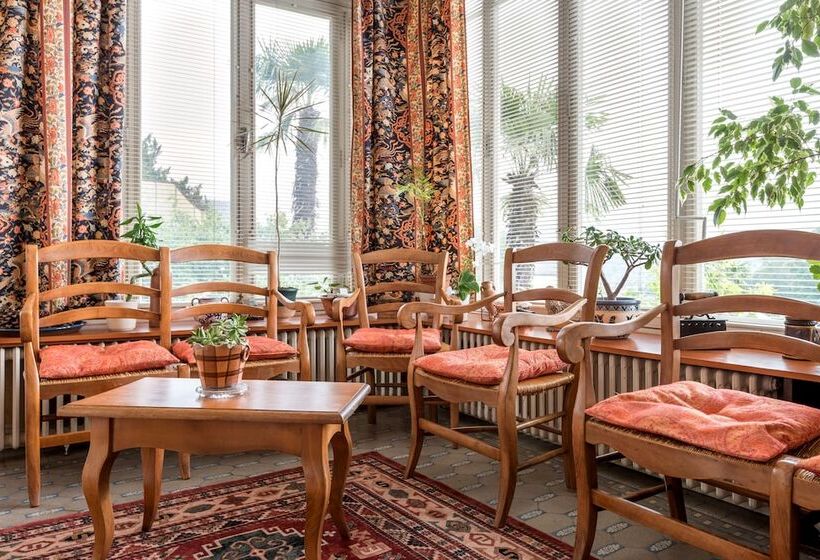 Отель Logis Hôtel Beau Site