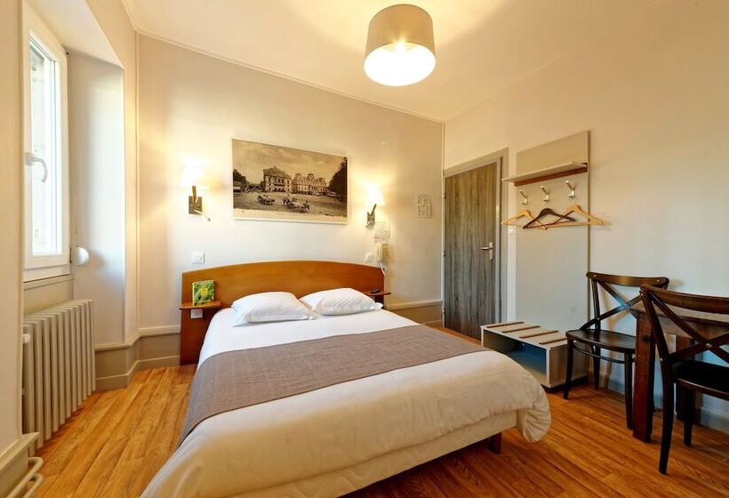 ホテル Contact Hôtel Du Commerce Et Son Restaurant Côte à Côte