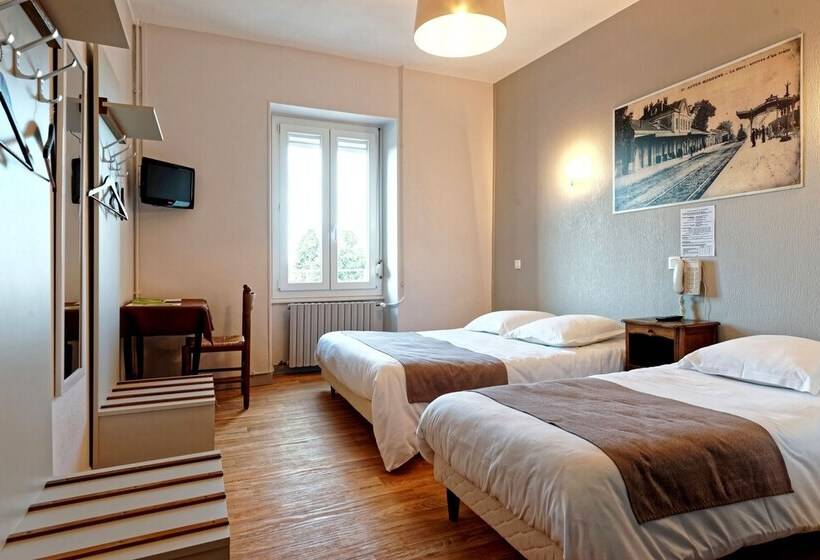 ホテル Contact Hôtel Du Commerce Et Son Restaurant Côte à Côte