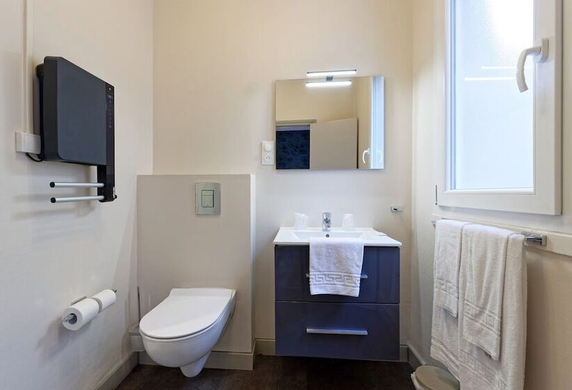 ホテル Contact Hôtel Du Commerce Et Son Restaurant Côte à Côte