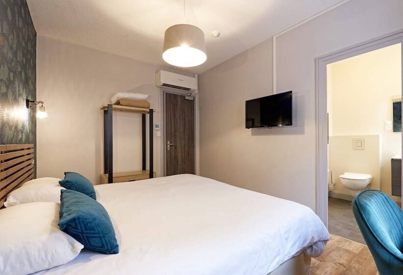 ホテル Contact Hôtel Du Commerce Et Son Restaurant Côte à Côte