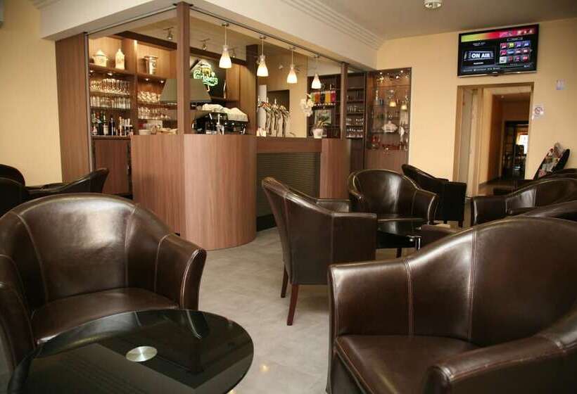 בית מלון כפרי Logis Hôtel  Restaurant La Renaissance