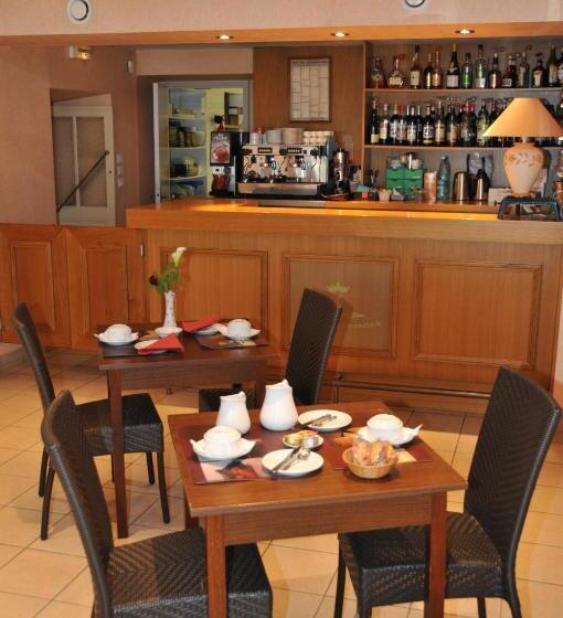 Logis Hotel L Ange Couronne