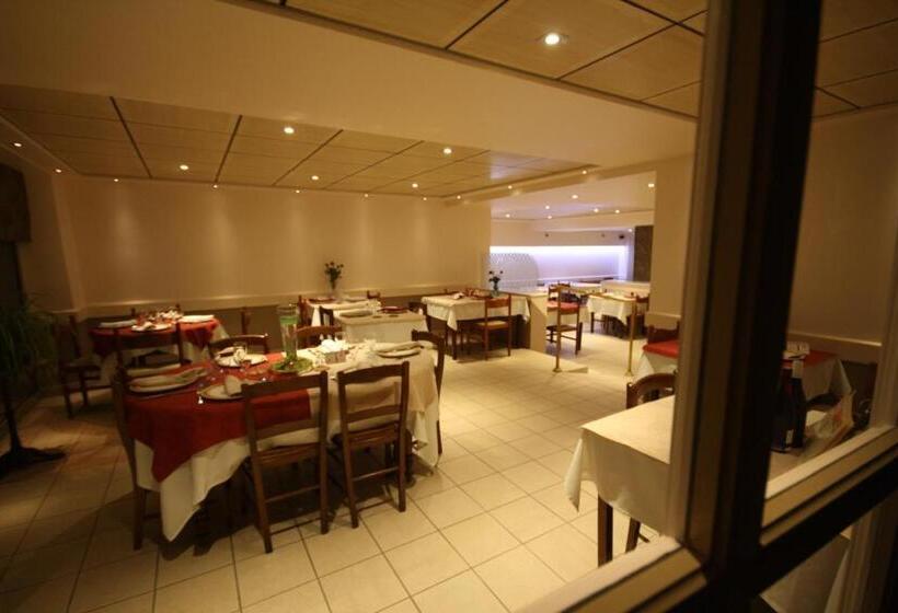 Logis Hotel L Ange Couronne