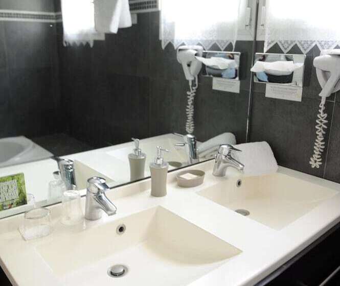 ホテル Logis L Ayguelade