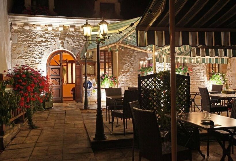 Hotel Logis Le Bourguignon