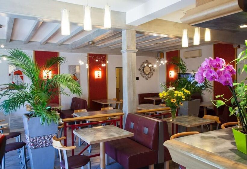 Hotel Logis Le Bourguignon