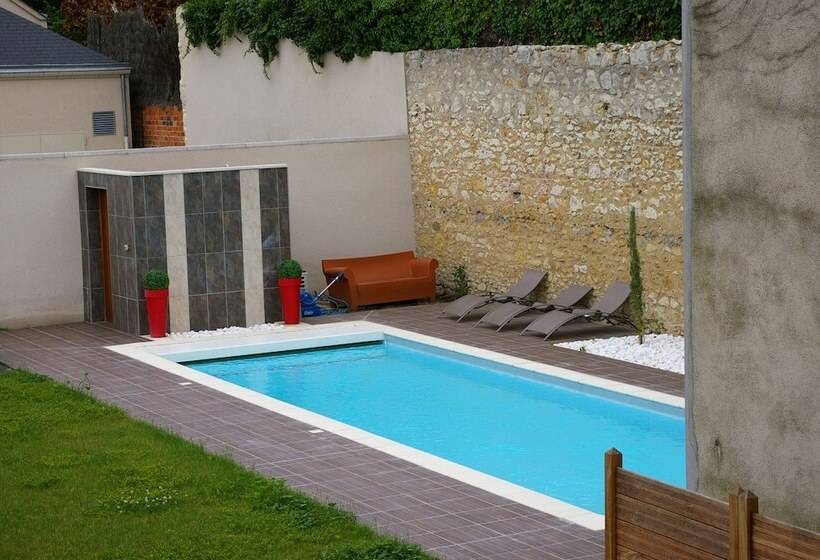 فندق Logis Hôtel Le Cheval Noir