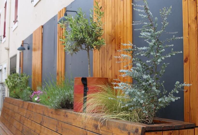 בית מלון כפרי Logis Hôtel Le Cheval Noir