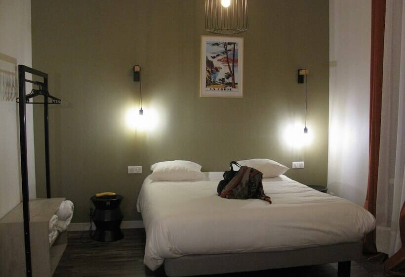 ホテル Logis Hôtel Le Cheval Noir